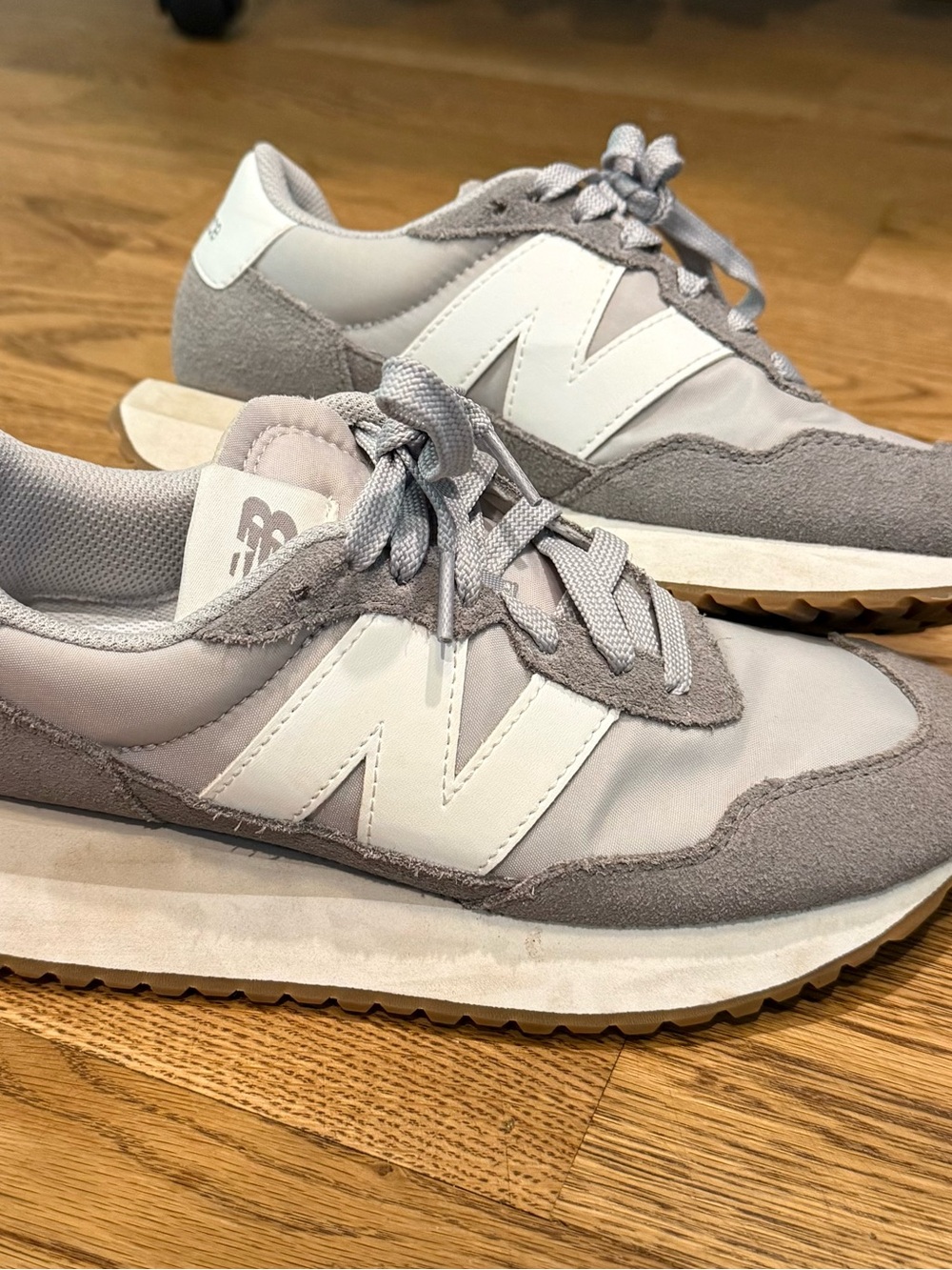 New Balance Women’s Light Gray and White Retro Runner Sneakers
